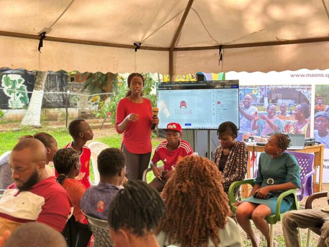 IMG_20251120_062103_664 Amekwi evangelising AI at Maono Space in Malindi